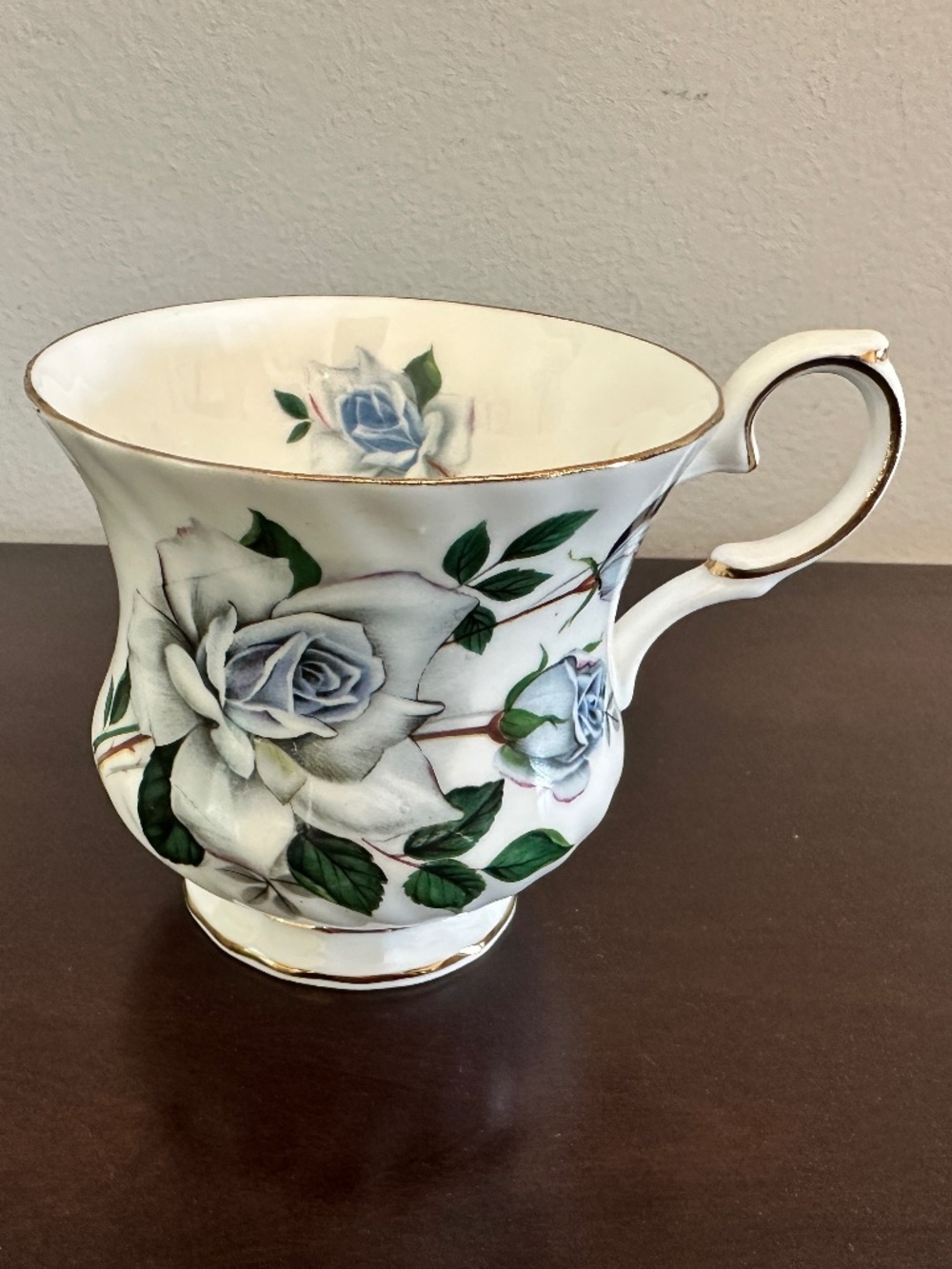 Share Vintage Elizabethan Blue Roses Fine Bone China Tea Cup from England